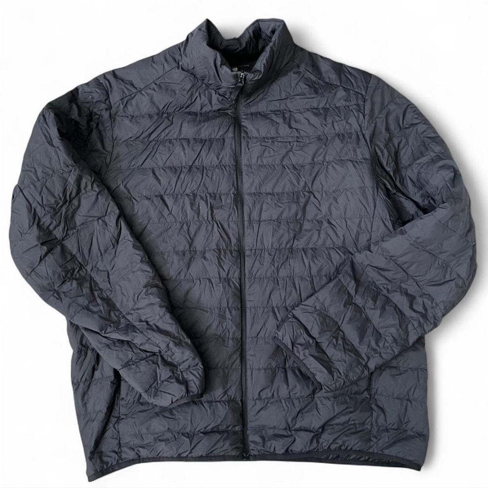 SOLD/ Uniqlo— ultra light down puffer jacket